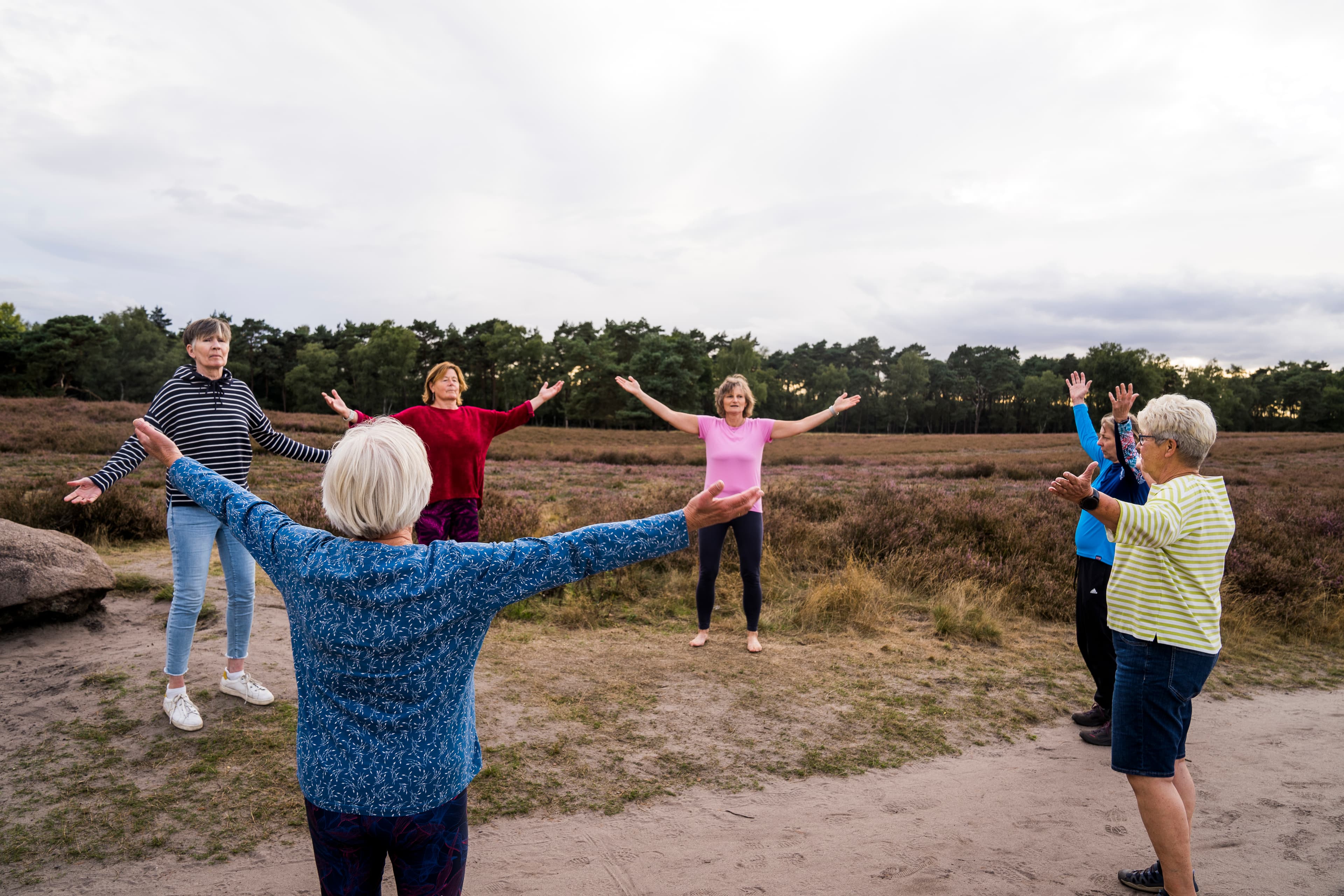 Achtsamkeit, Bewegung & Qi Gong: 25 C6429 www.lichtbildatelier m.de
